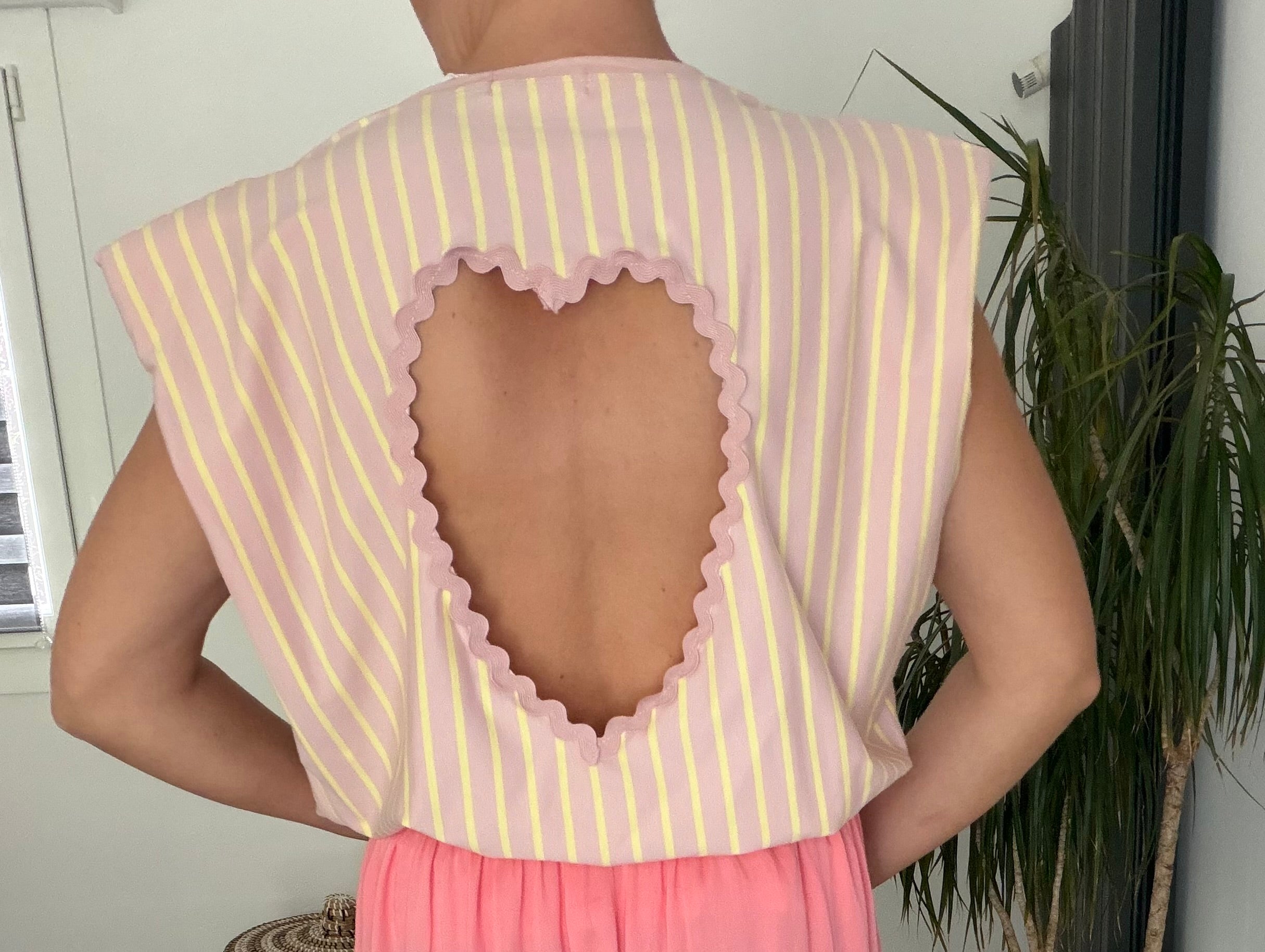 Top cœur rose